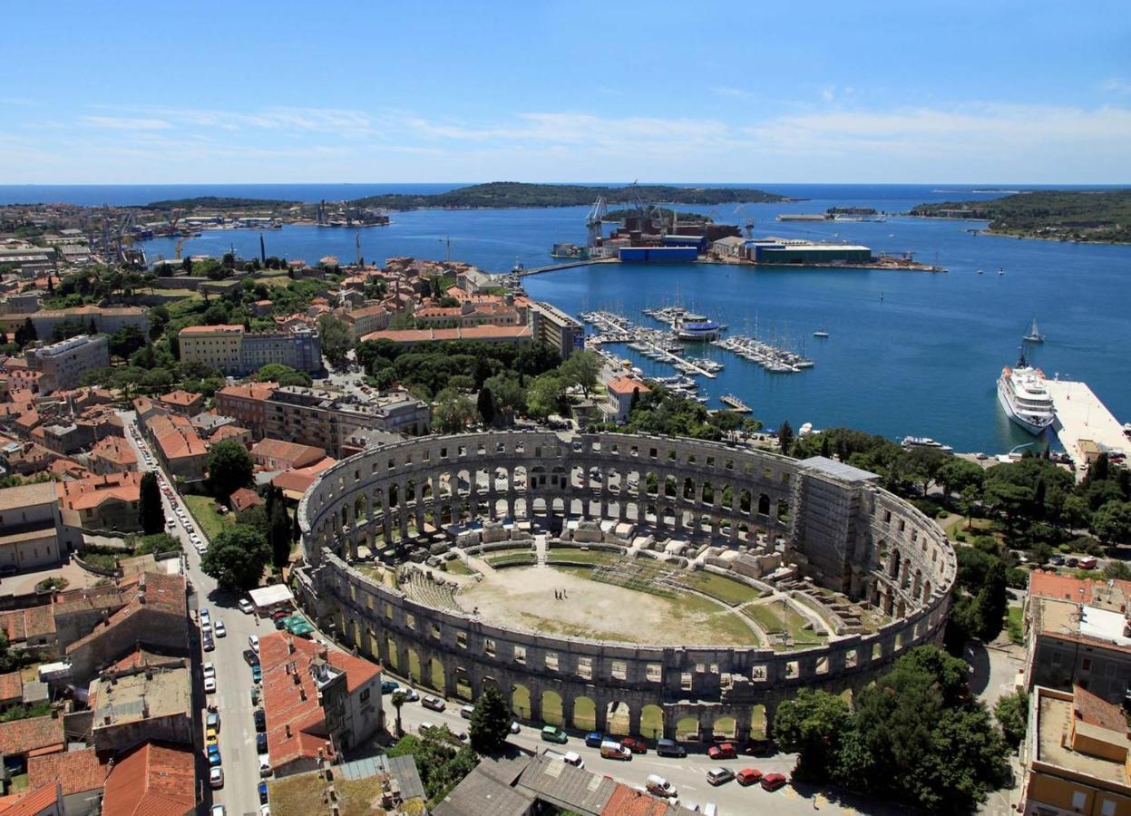 Apartments With A Parking Space Pula - 6985 Экстерьер фото